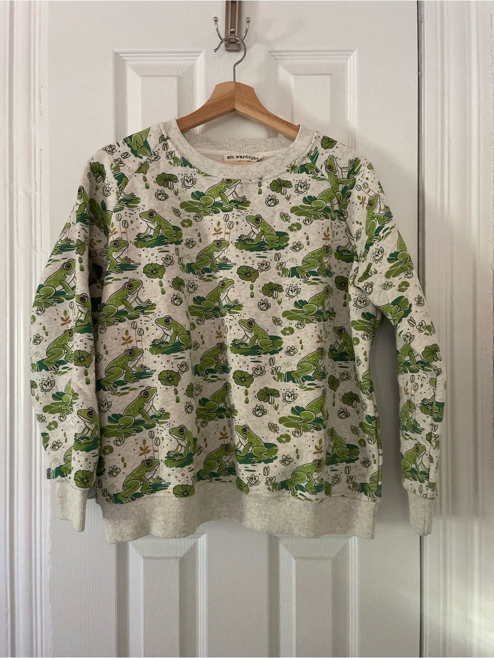 Frog-Print Crewneck Sweater in Natural/Green
